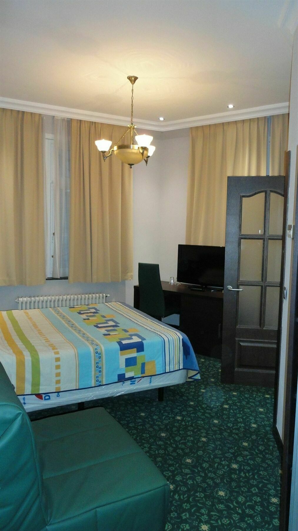 Hotel L'Auberge Du Souverain Auderghem ภายนอก รูปภาพ
