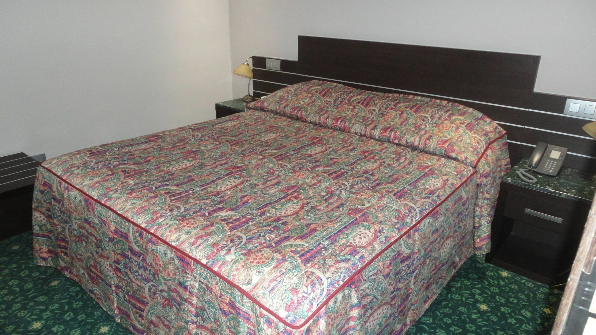 Hotel L'Auberge Du Souverain Auderghem ภายนอก รูปภาพ